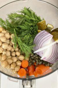 Mom Vegan Love | Easy Vegan Oil-free Chickpea "Tuna" Salad Sandwich 2